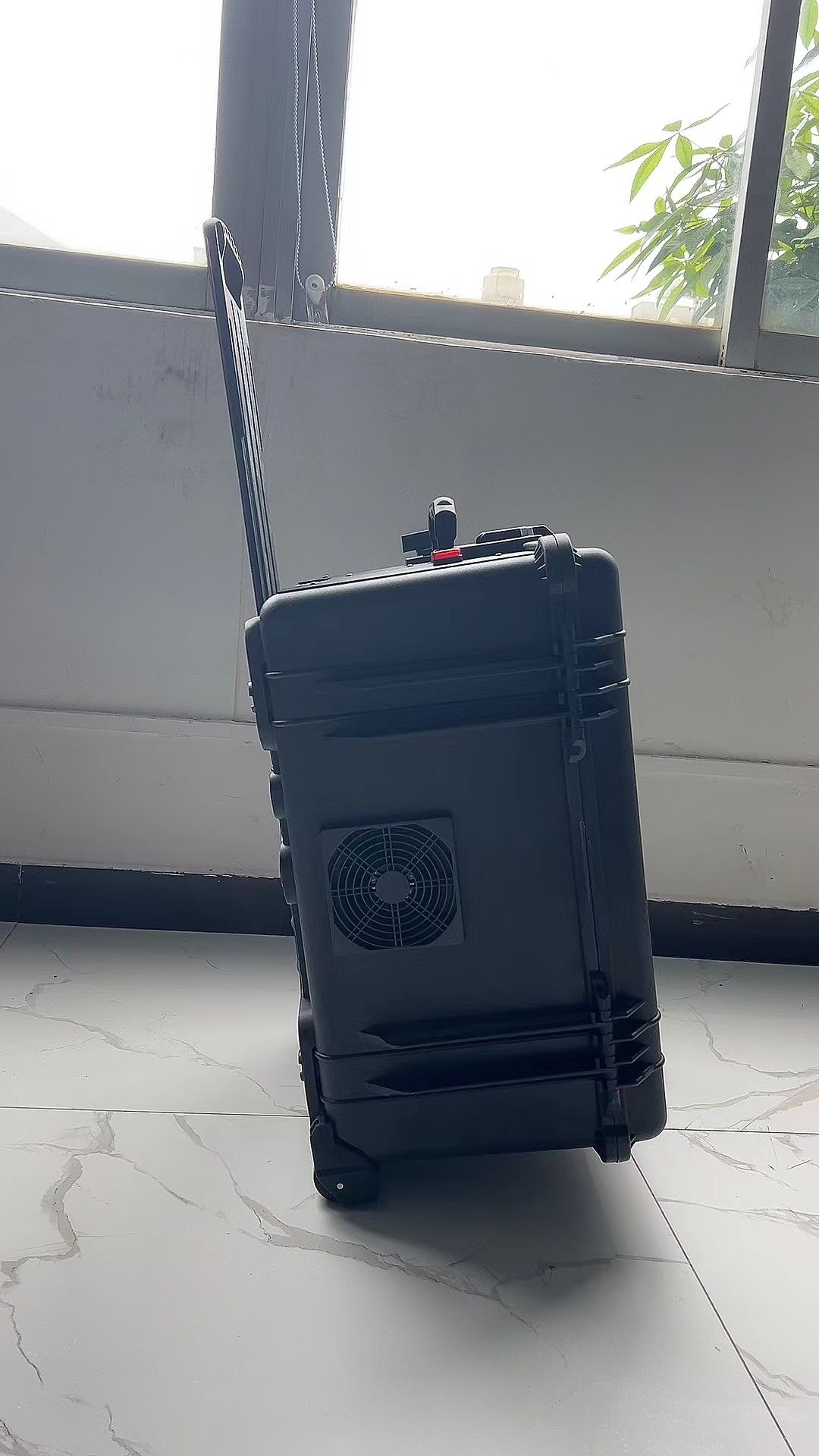 上饶手拉箱型移动通信干扰器